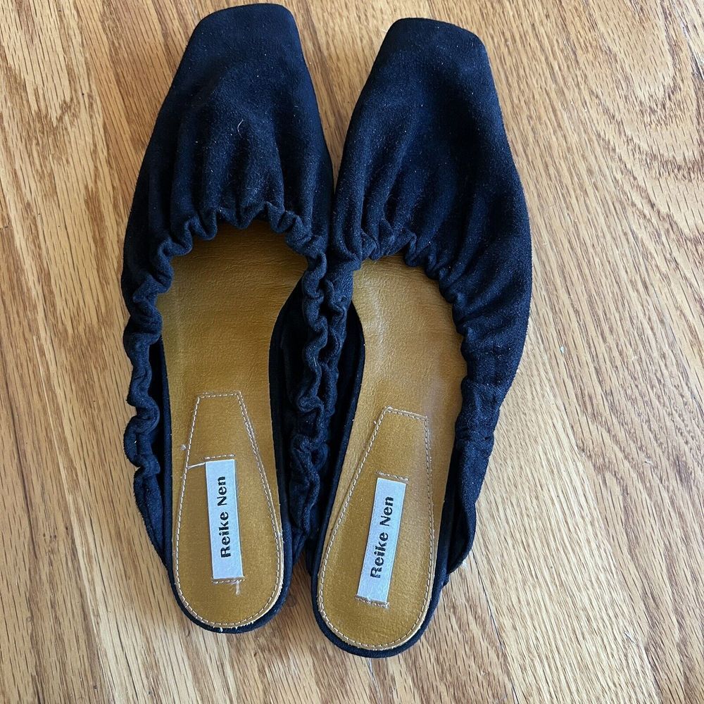 $350 Reike Nen Women's Black Suede Ruched Slip-On Flat Shoes Size 39 EU/8.5 - Picture 2 of 11